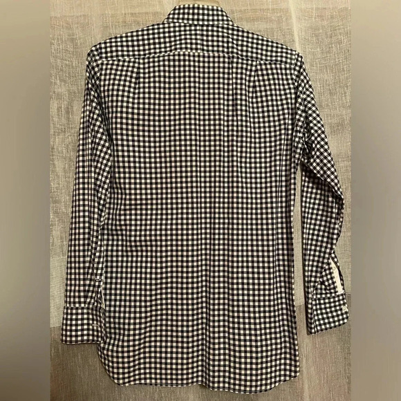 100% cotton J Crew Poplin Button up - Picture 3 of 10